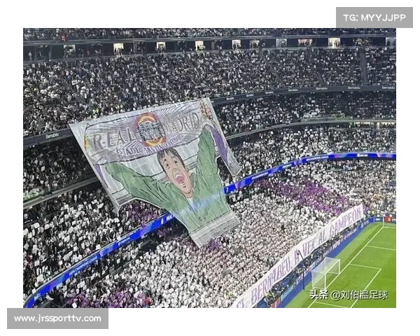 巴列卡诺球迷悬挂巨幅标语，支持球队度过难关